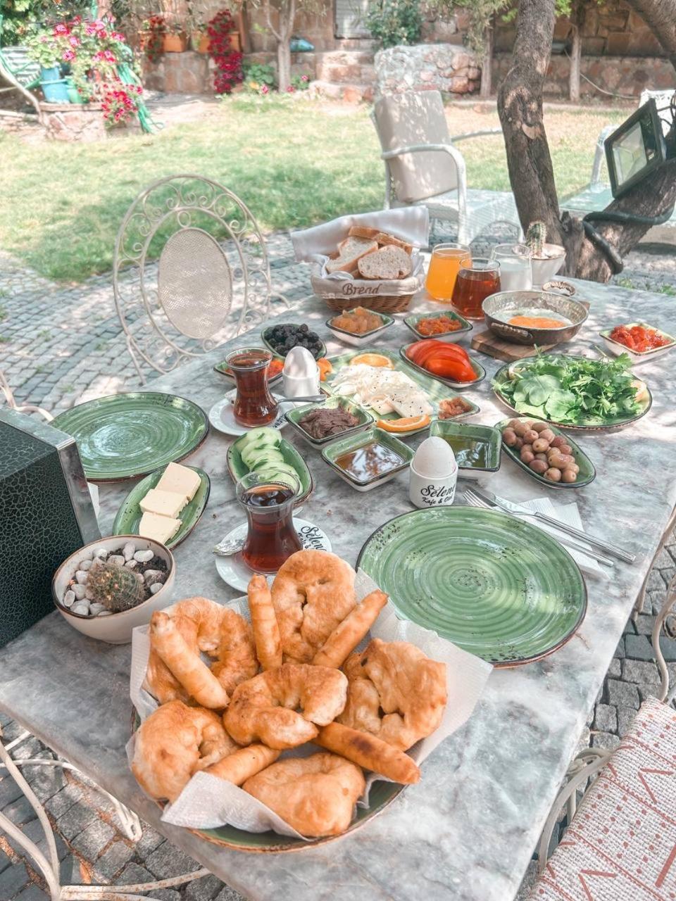 Eden Selene Hotel Ayvalik Bagian luar foto